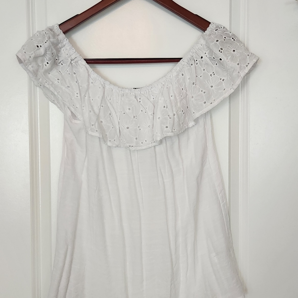 Sleeveless blouse